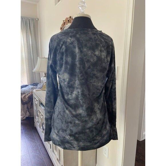 Black Tye-dyed long sleeve lightweight sweatshirt (size small) - Picture 2 of 2